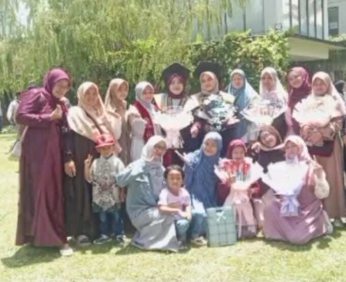 Yayasan Ummatan Wasathon Berbangga, Tutor dan Pengelola PAUD Resmi Jadi Sarjana