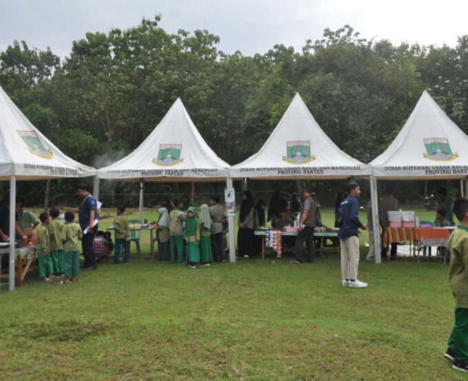 Kolaborasi Sosial dan Edupreneurship di Market Day PKBM Ummatan Wasathon