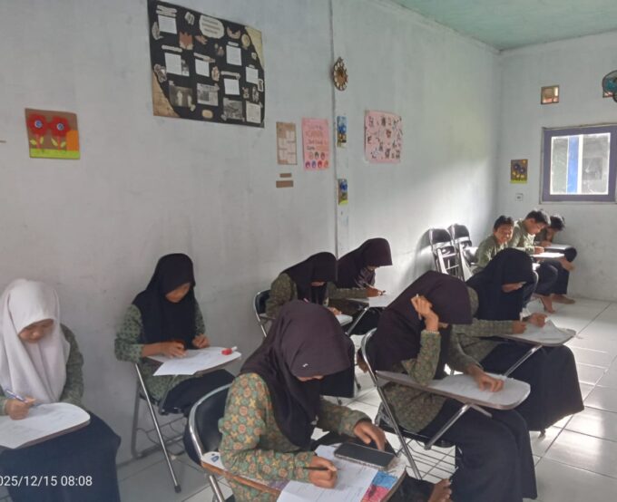 Pelaksanaan Penilaian Sumatif Akhir Semester di PKBM Ummatan Wasathon