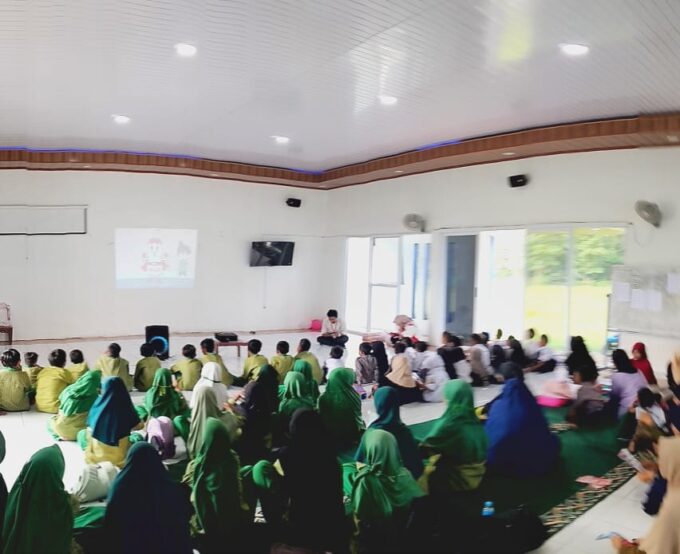 “Edukasi Probiotik Sejak Dini: Sosialisasi Yakult di PAUD dan PKBM Ummatan Wasathon untuk Kesehatan Pencernaan dan Imunitas”